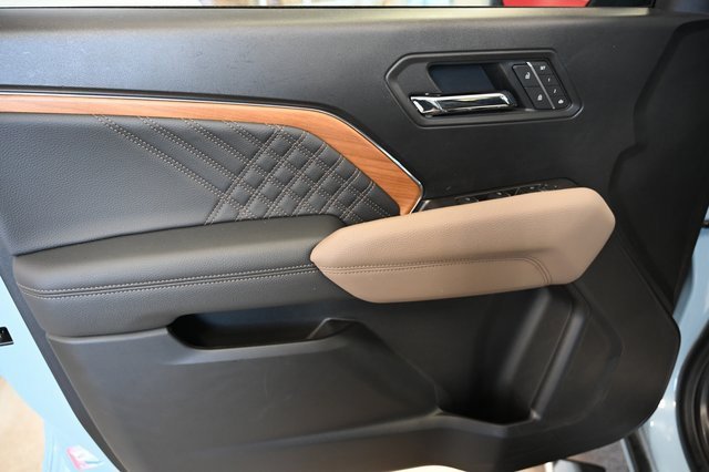 Used 2025 GMC Canyon Denali image 29