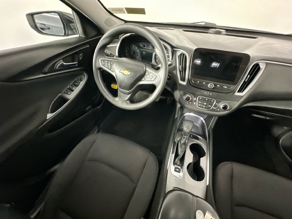 Used 2023 Chevrolet Malibu LT FWD image 9