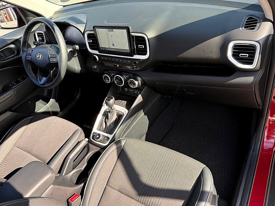 Certified 2025 Hyundai Venue Limited image 23