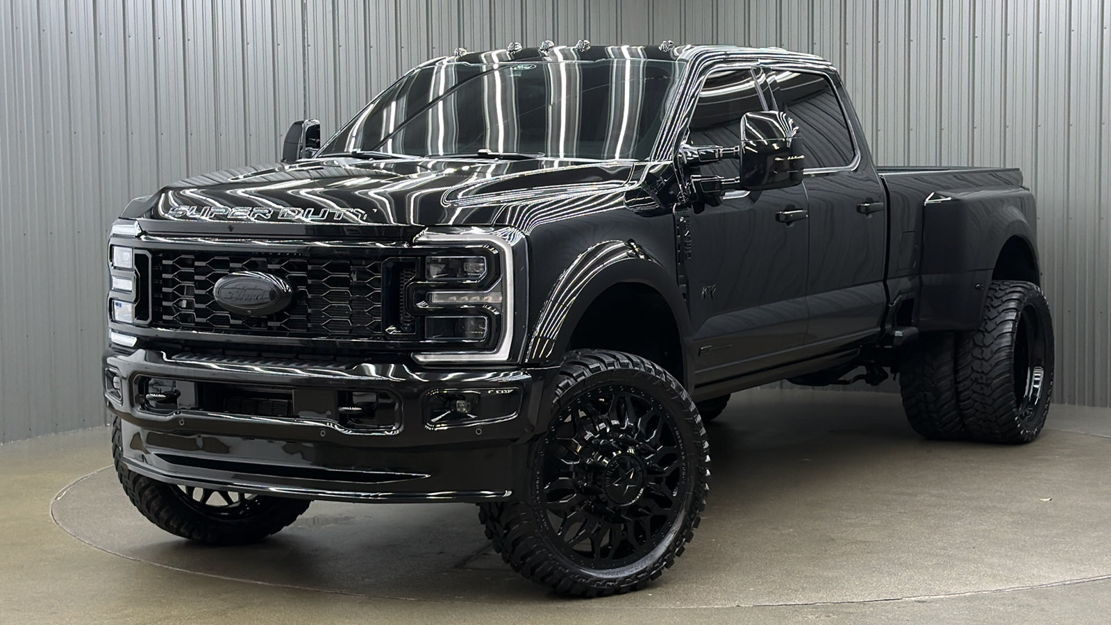 Used 2026 Ford F450 Platinum w/ FX4 Off-Road Package AWD/4WD image 1