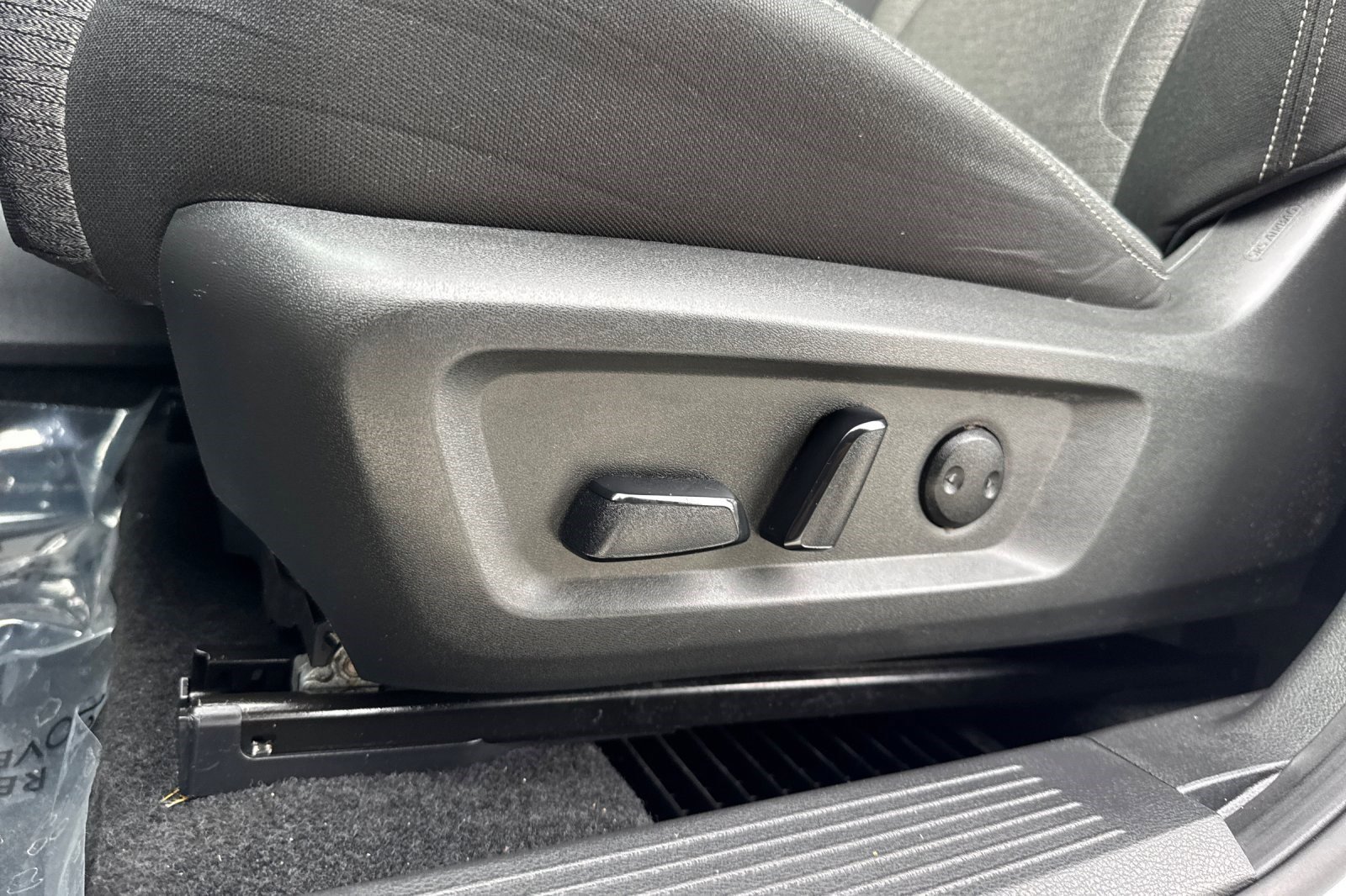 Used 2023 Nissan Rogue SV FWD image 15
