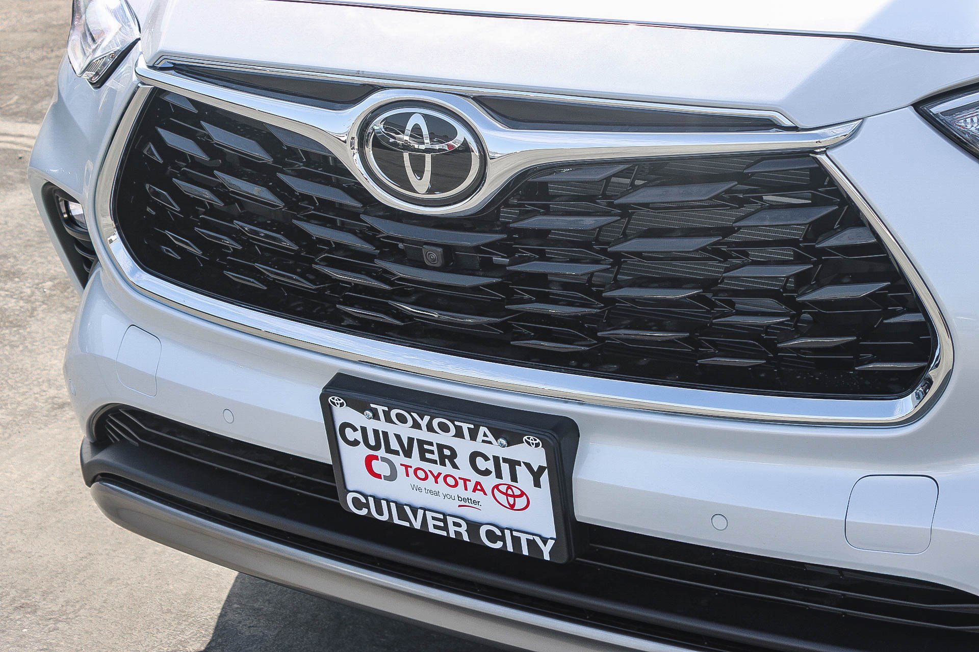 New 2026 Toyota Highlander Platinum image 6