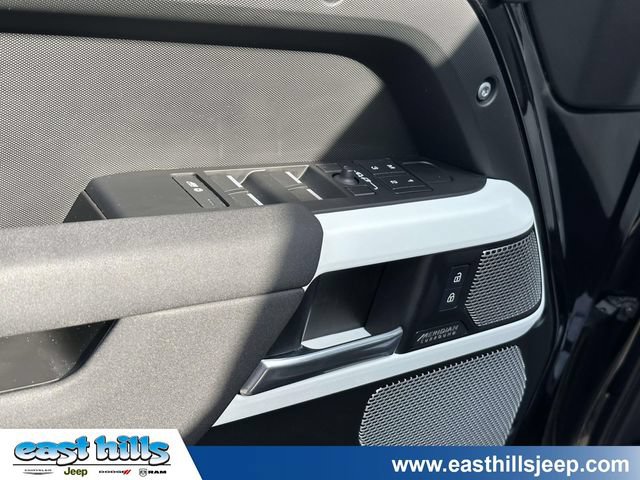 Used 2023 Land Rover Defender 130 SE AWD/4WD image 19