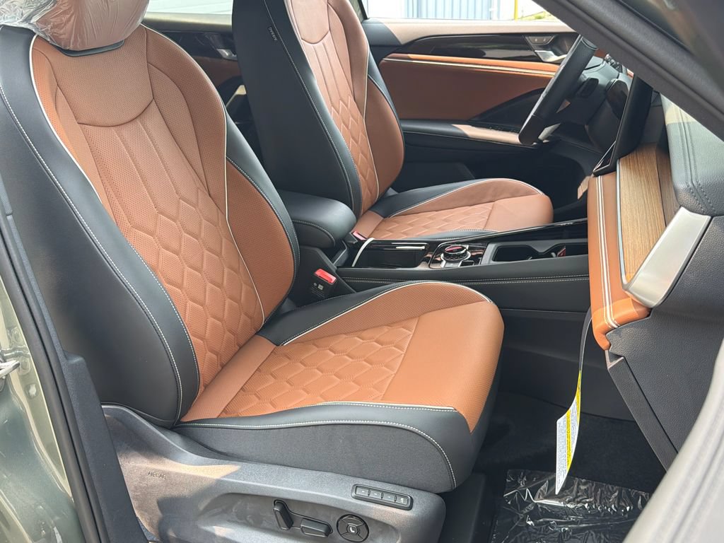 New 2026 Volkswagen Tiguan SEL R-Line AWD/4WD image 18