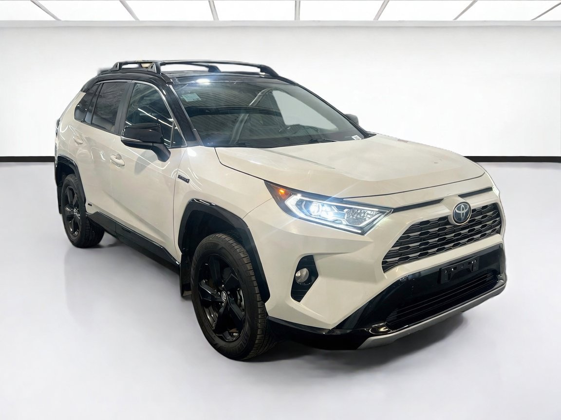 Used 2019 Toyota RAV4 XSE w/ XSE Weather Package AWD/4WD image 3