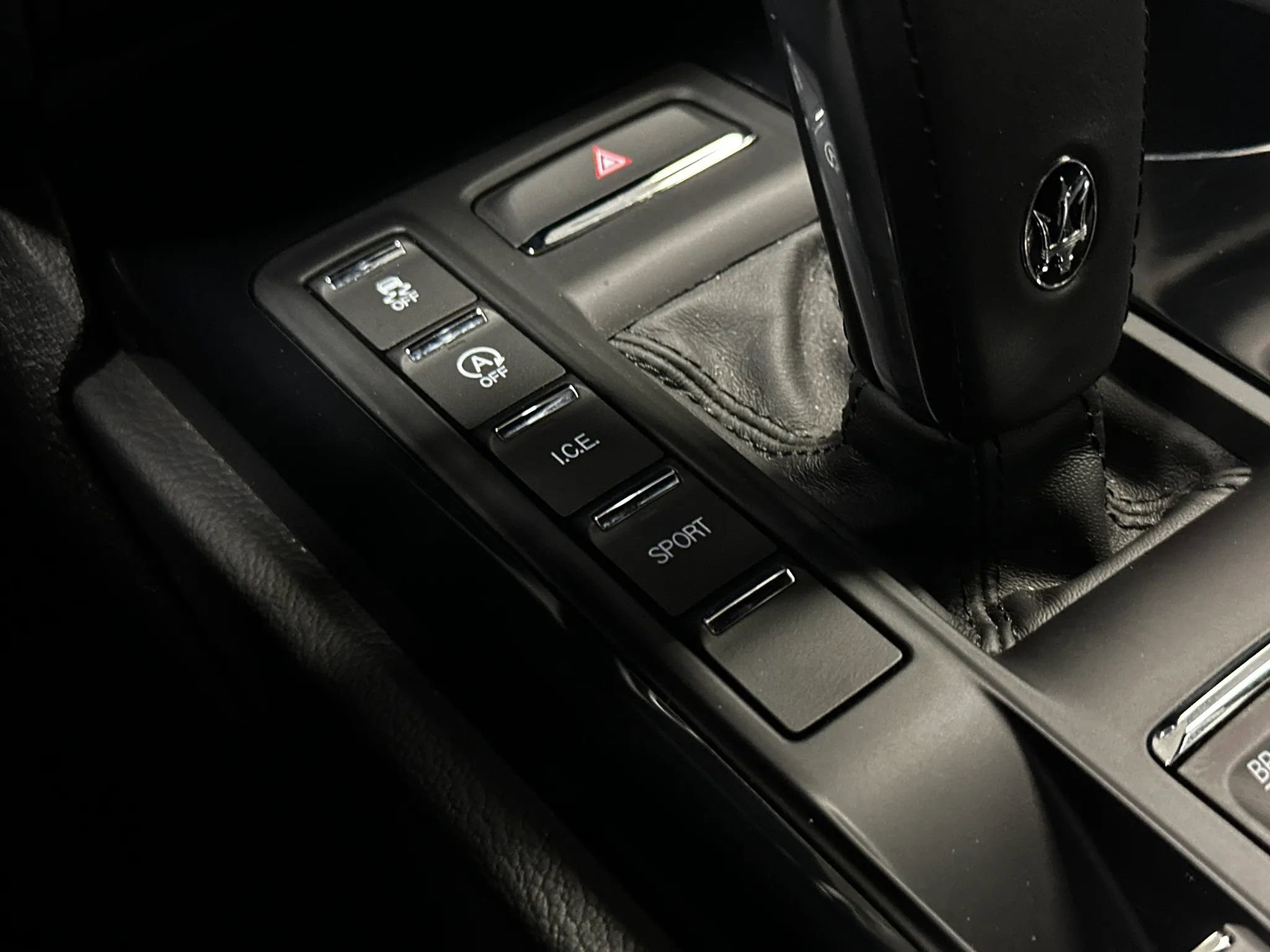 Used 2024 Maserati Ghibli Modena Q4 AWD/4WD image 47
