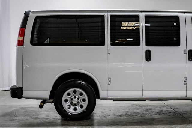 Used 2009 Chevrolet Express 1500 image 14