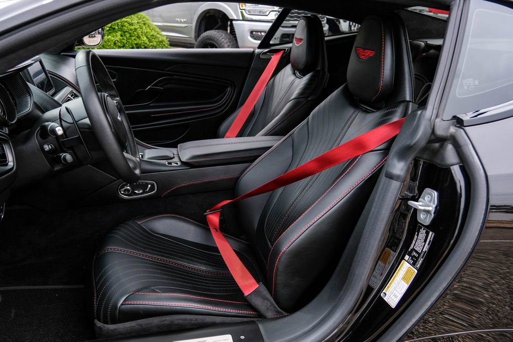 Used 2020 Aston Martin DB11 Coupe RWD image 39