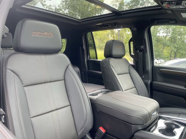 New 2026 Chevrolet Suburban High Country w/ Sun And Tow Package AWD/4WD image 27