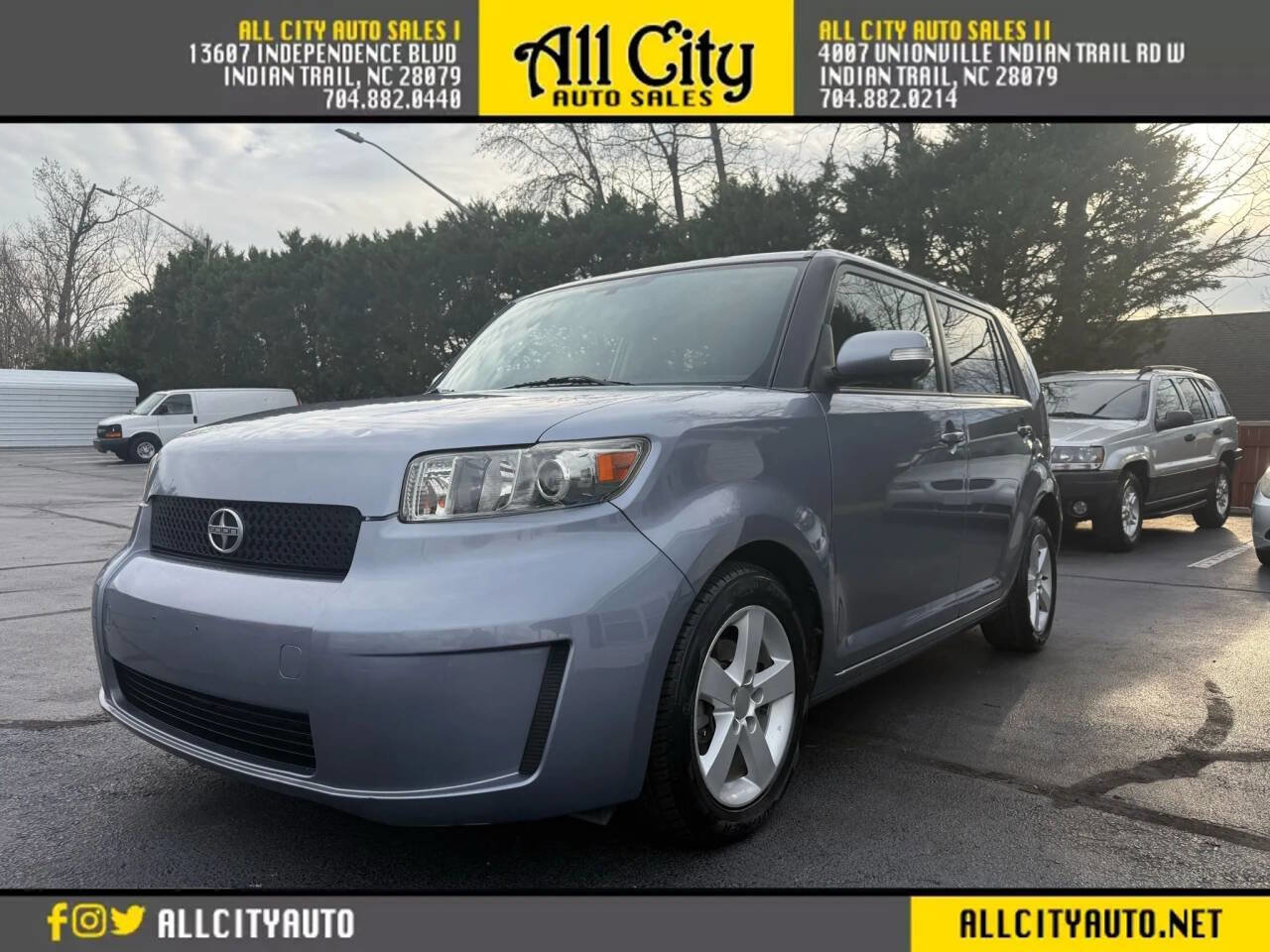 Used 2010 Scion xB image 3