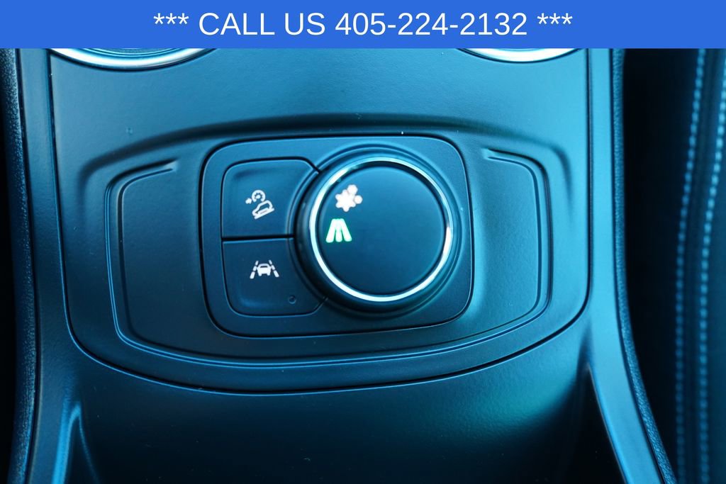 Used 2024 GMC Terrain SLE image 35