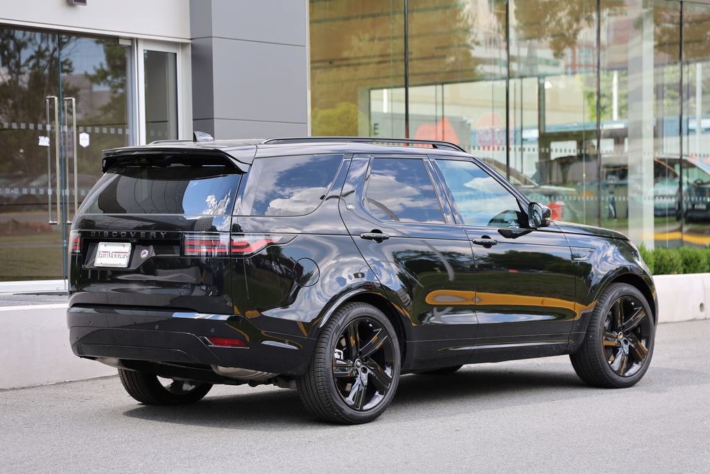 Used 2025 Land Rover Discovery Dynamic SE AWD/4WD image 4