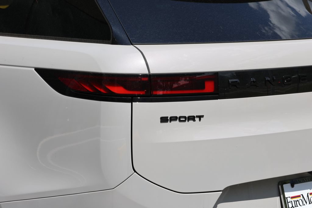 New 2026 Land Rover Range Rover Sport Dynamic SE AWD/4WD image 6