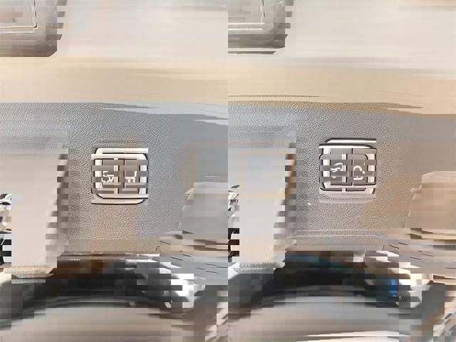 Used 2023 Kia Sorento SX image 11