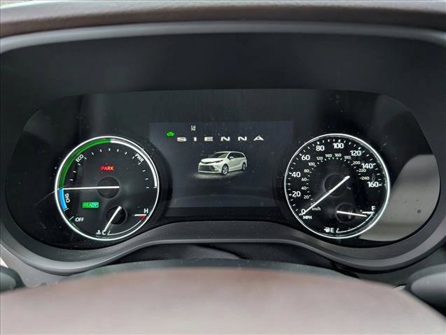 Used 2021 Toyota Sienna Platinum image 11