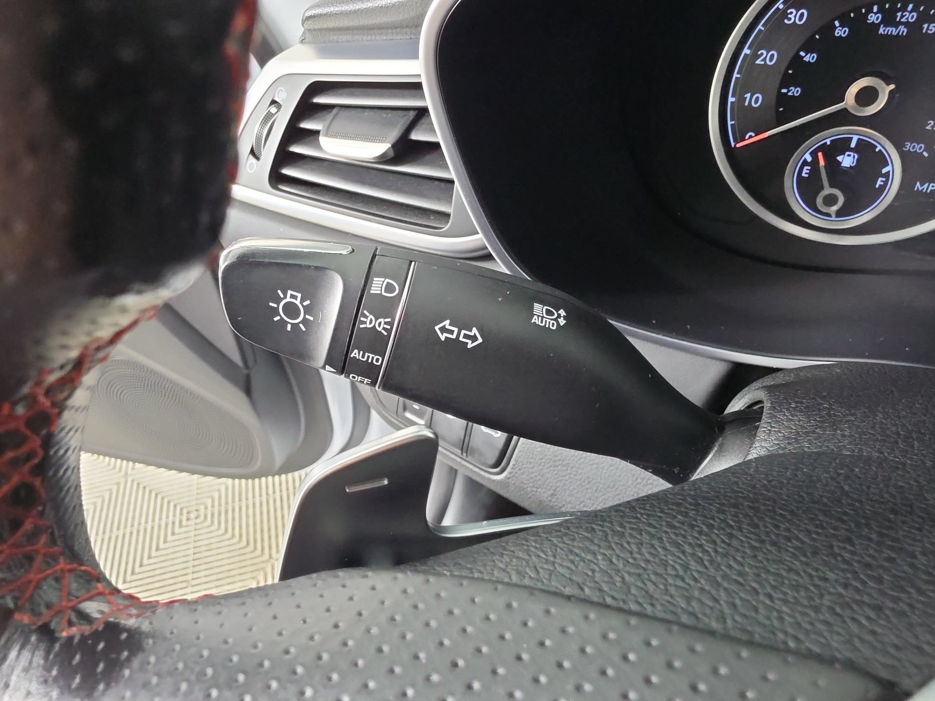 Used 2022 Genesis G70 3.3T RWD image 23