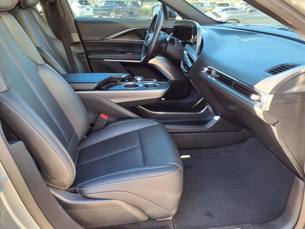 Certified 2024 Cadillac Lyriq Luxury image 9