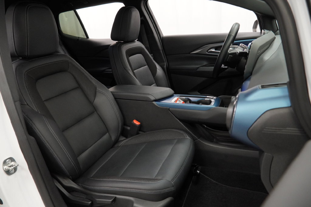 Certified 2024 Chevrolet Equinox EV LT AWD/4WD image 29