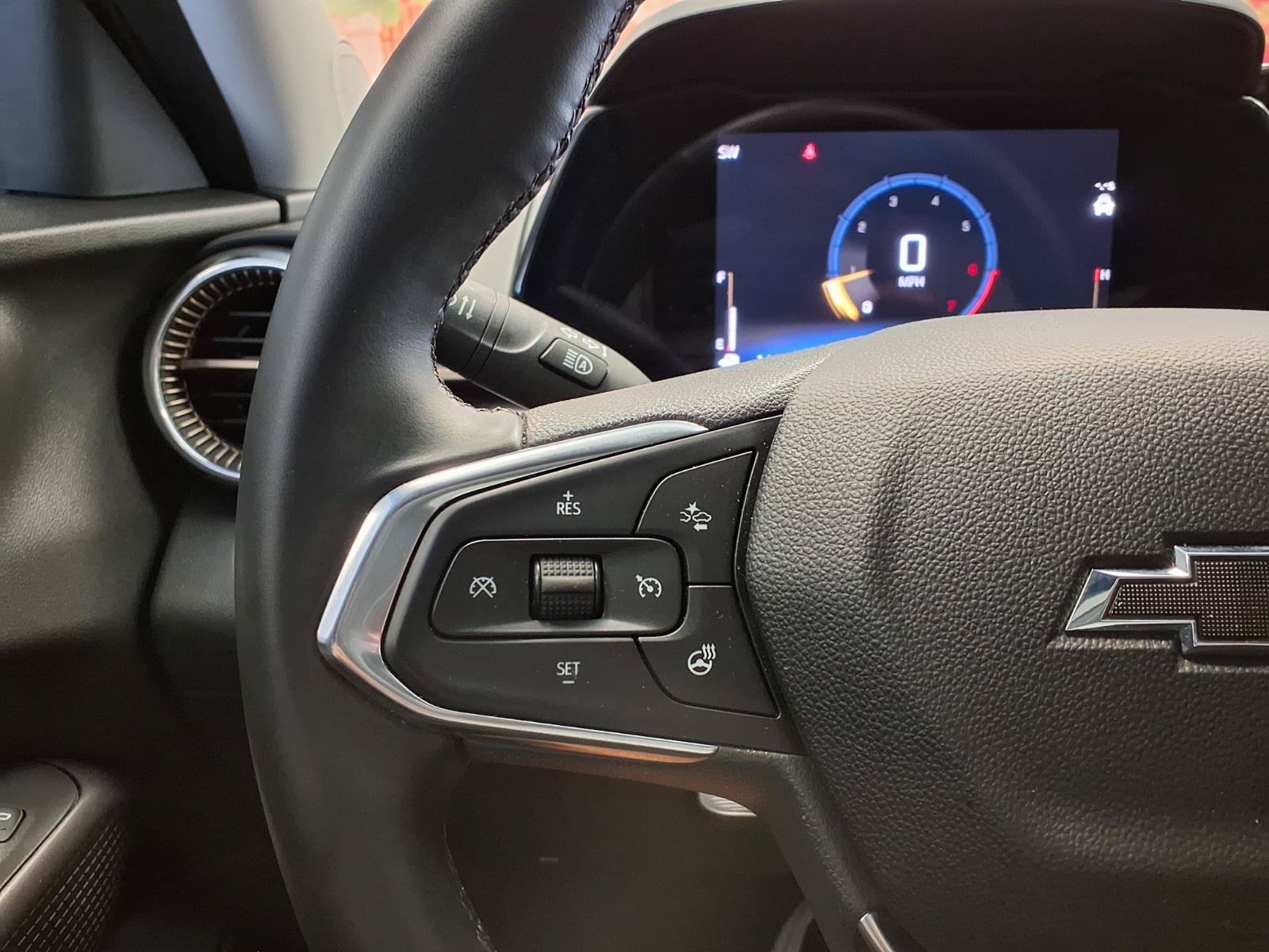Used 2025 Chevrolet Trax ACTIV FWD image 28