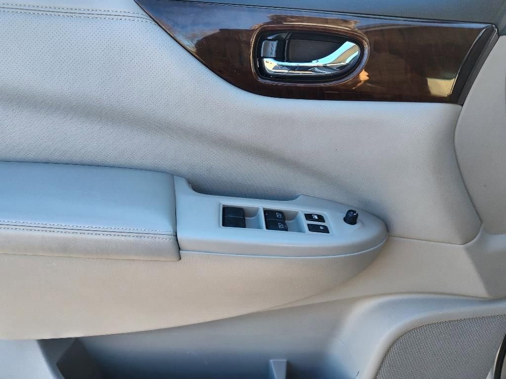 Used 2016 Nissan Quest SV image 40