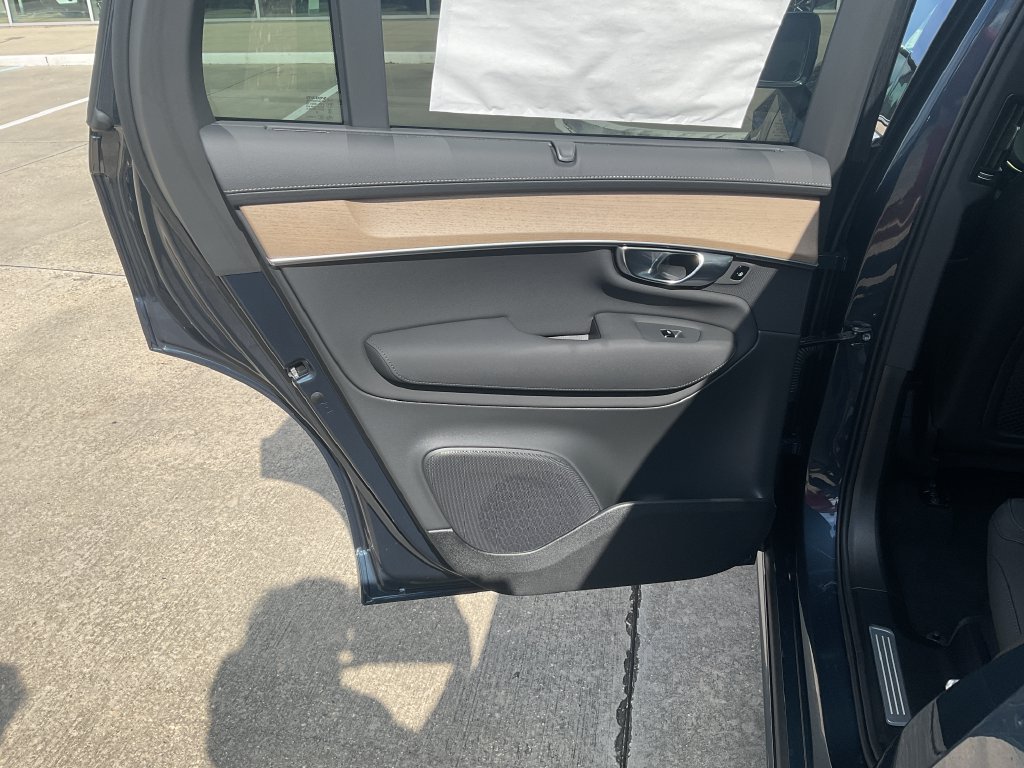 New 2027 Volvo XC90 B6 Plus AWD/4WD image 13