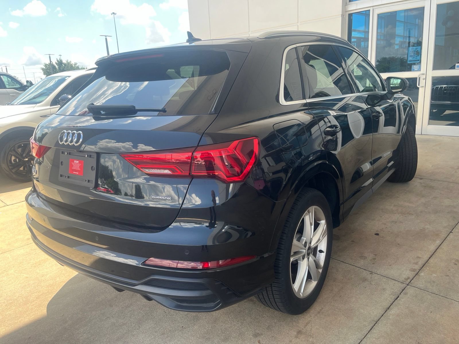 Used 2022 Audi Q3 2.0T Premium Plus w/ Premium Plus Package AWD/4WD image 2