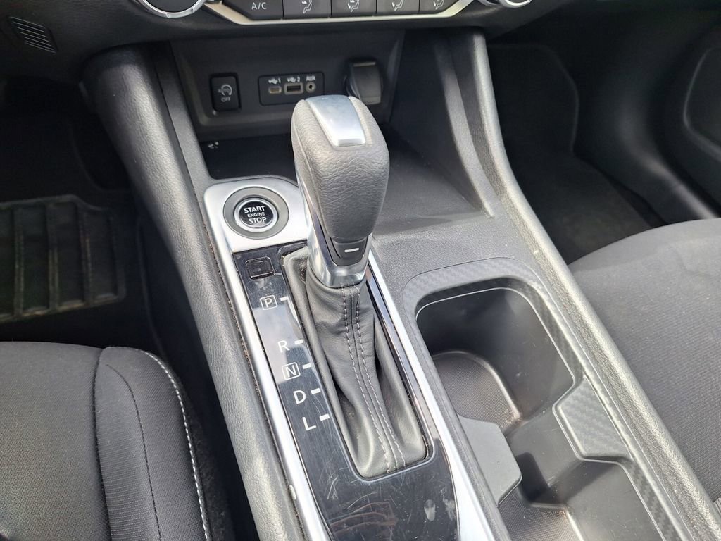 Used 2024 Nissan Sentra SV image 17