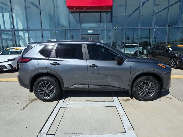 Used 2023 Nissan Rogue S image 3
