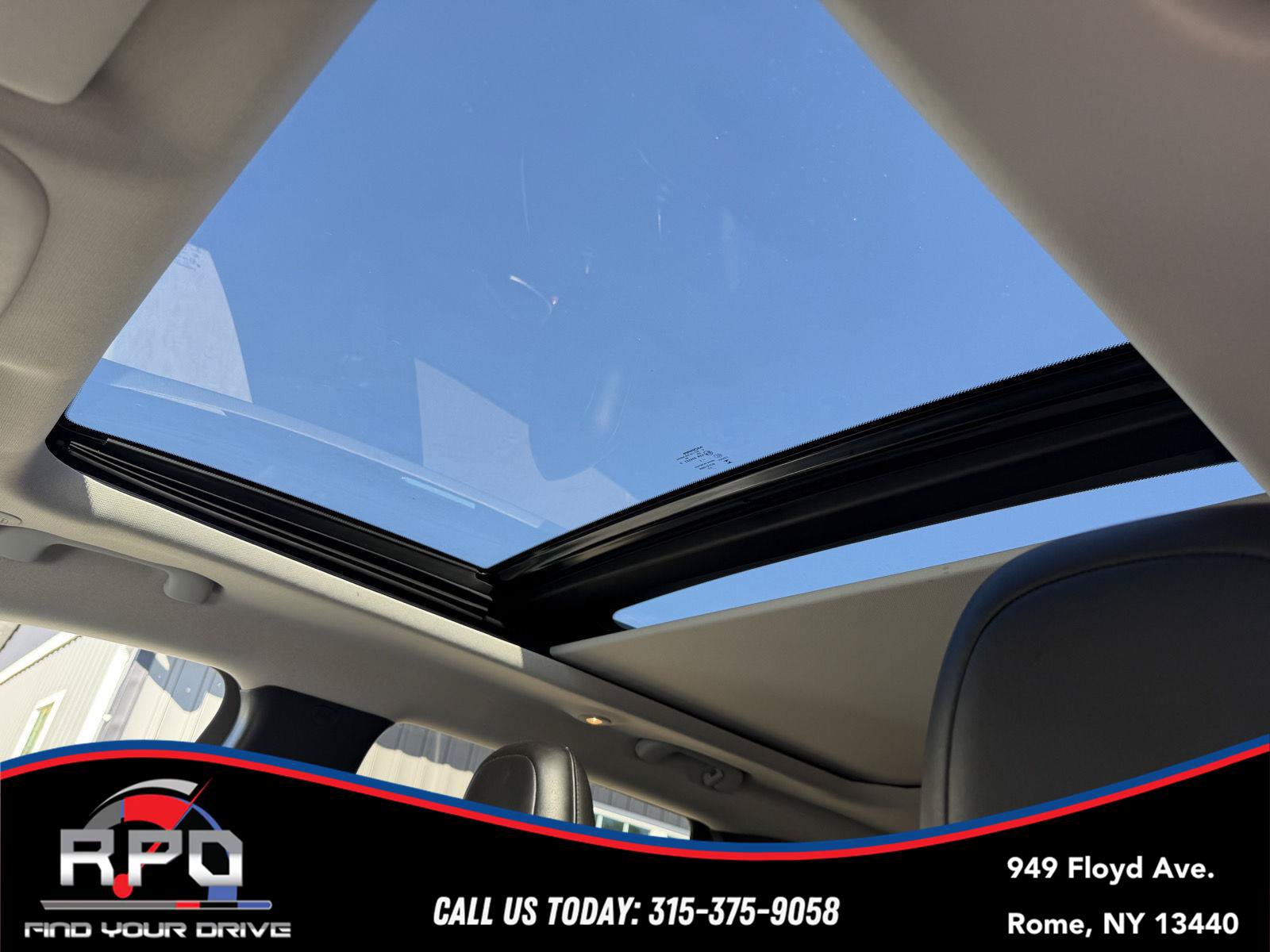 Used 2022 Jeep Cherokee Latitude w/ Sun & Sound Group AWD/4WD image 16