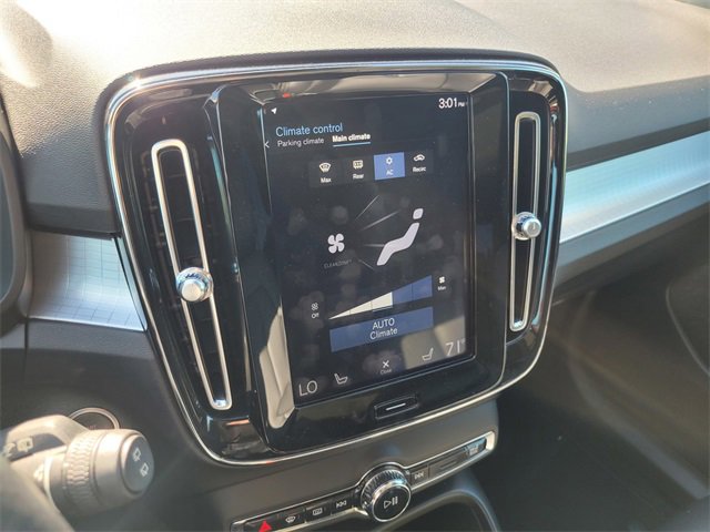 Used 2019 Volvo XC40 T5 Momentum image 20