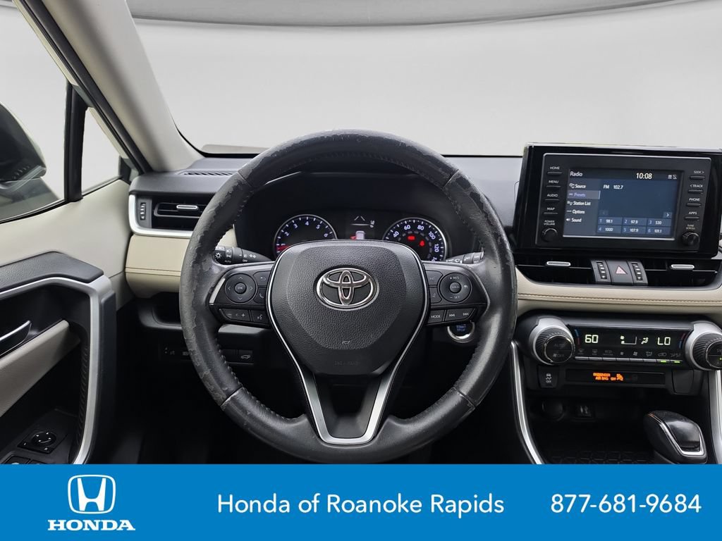 Used 2019 Toyota RAV4 XLE Premium FWD image 13