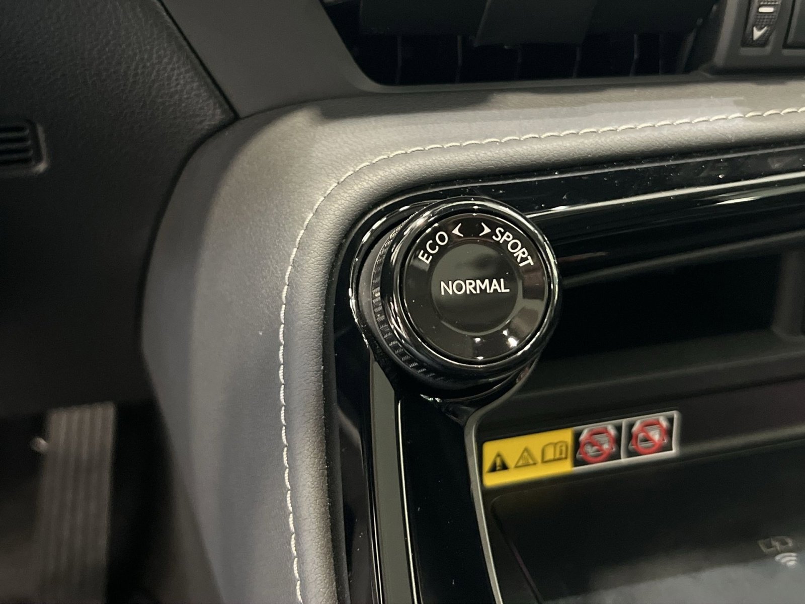 Used 2024 Lexus NX 350h AWD image 30