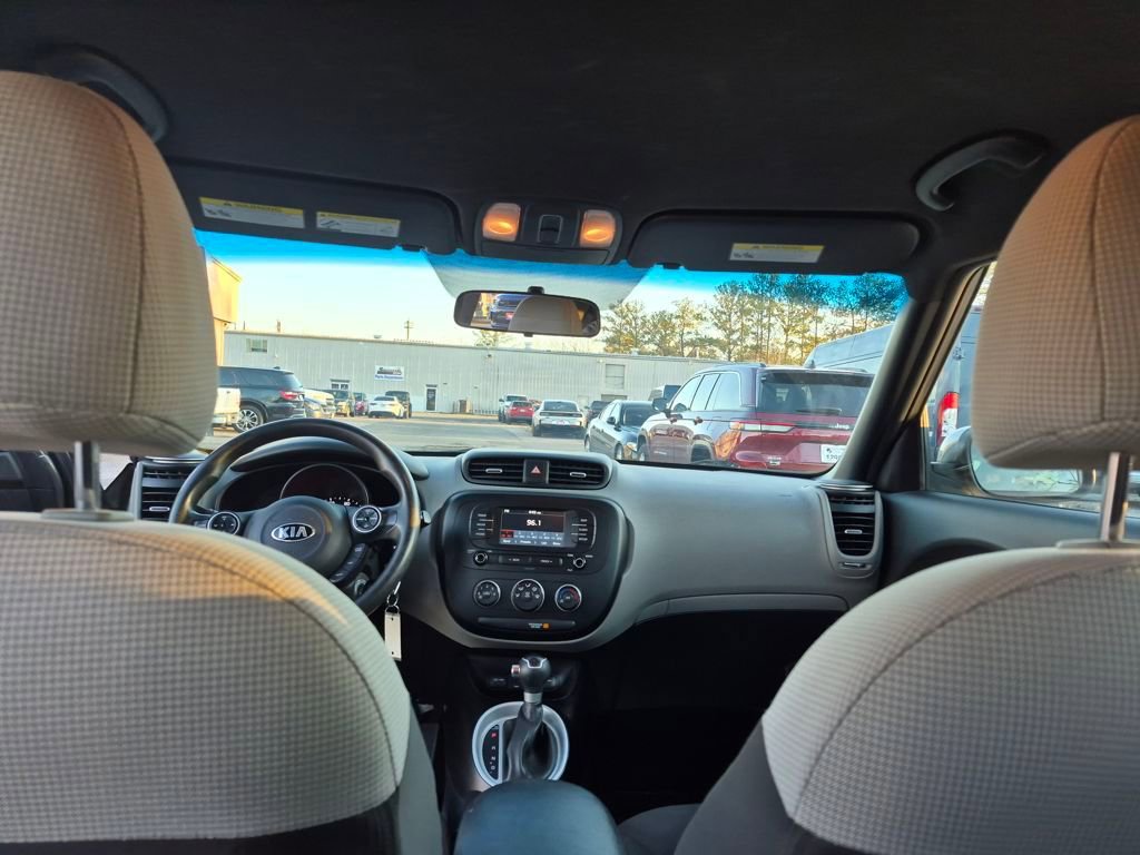 Used 2017 Kia Soul w/ Convenience Package image 10