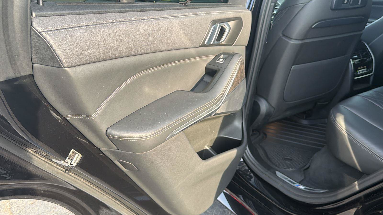 Used 2022 BMW X5 sDrive40i w/ M Sport Package RWD image 22
