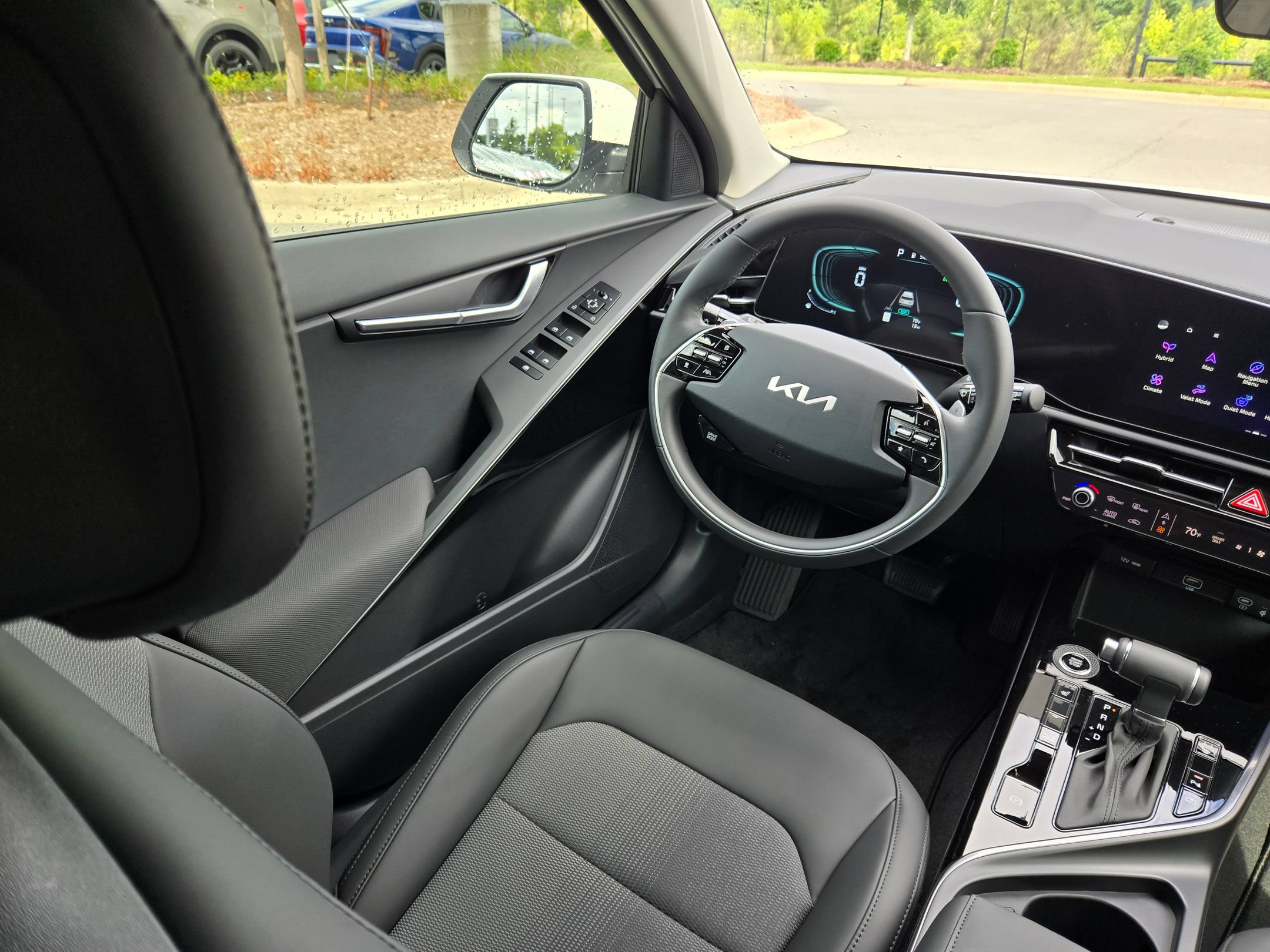 New 2026 Kia Niro EX FWD image 9