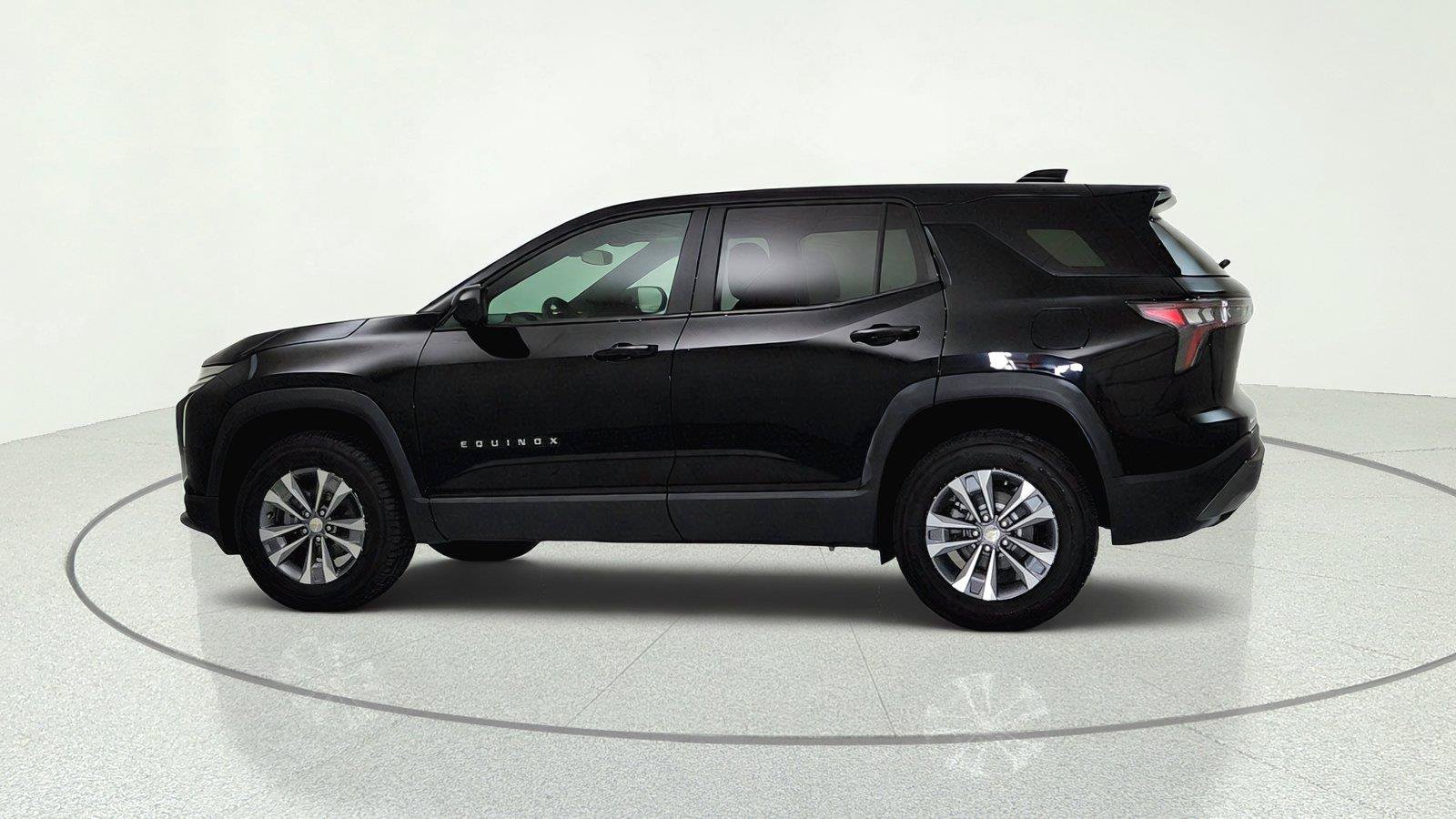 Used 2025 Chevrolet Equinox LT FWD image 4