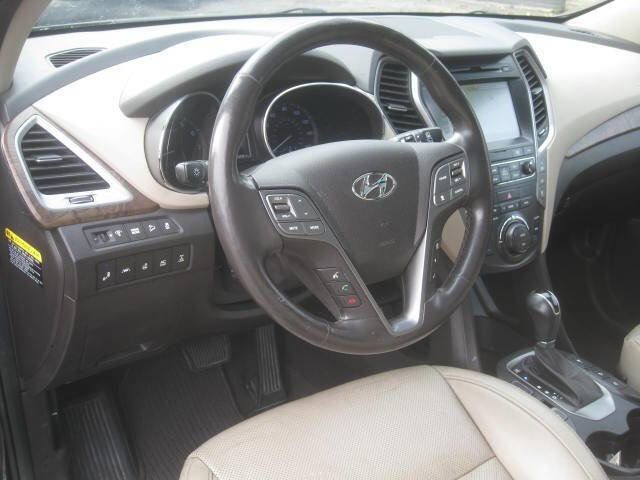 Used 2017 Hyundai Santa Fe AWD w/ SE Ultimate Tech Package 03 image 19