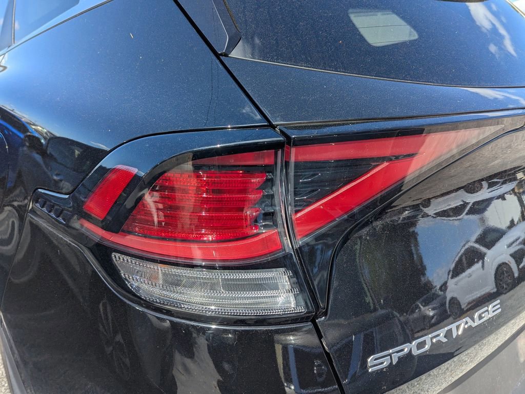 Used 2023 Kia Sportage EX image 6