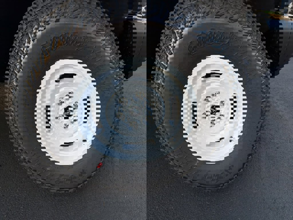 New 2025 Ford Bronco Heritage Edition image 8