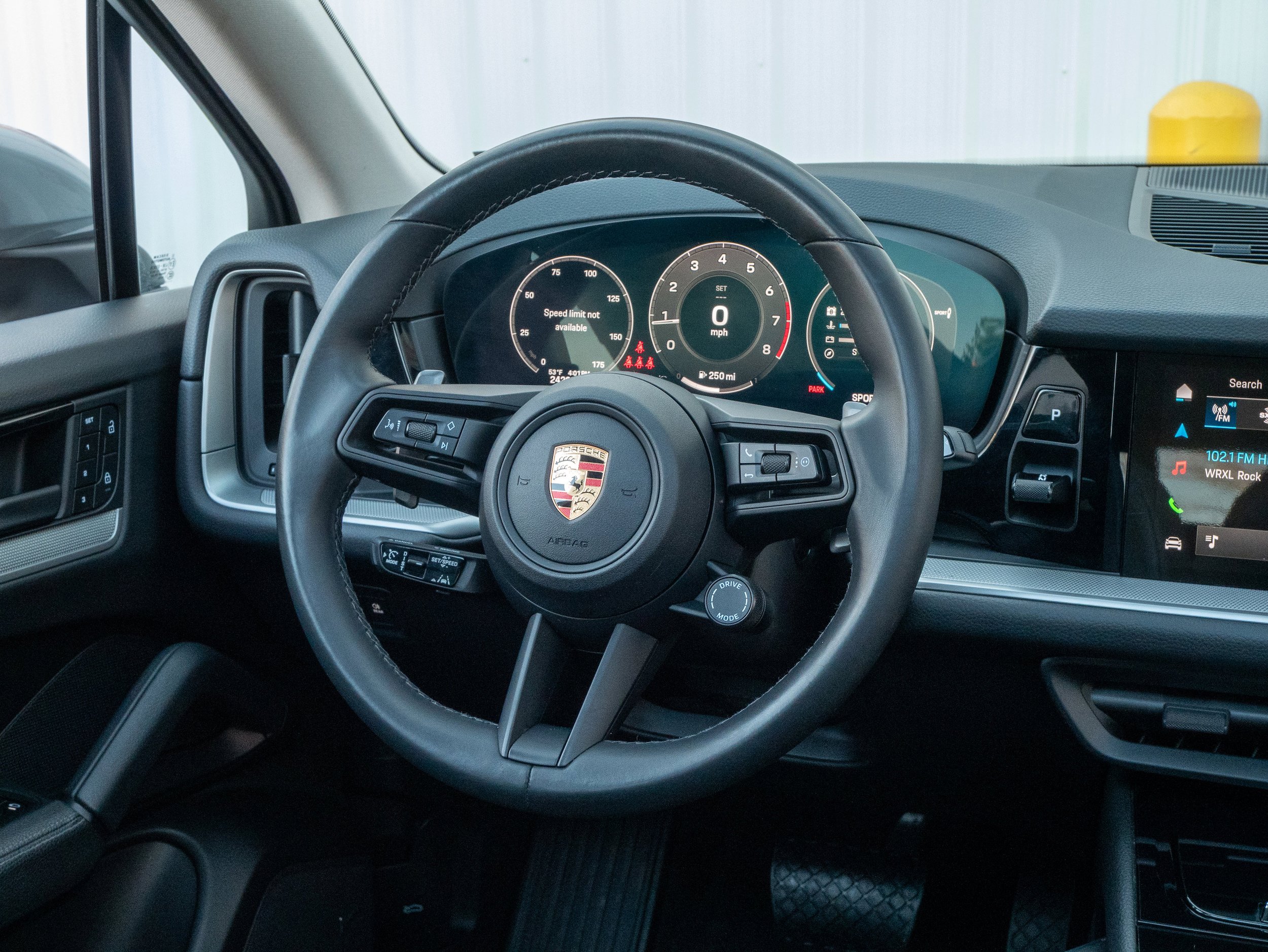 Certified 2024 Porsche Cayenne w/ Premium Package Plus (PFM) AWD/4WD image 22