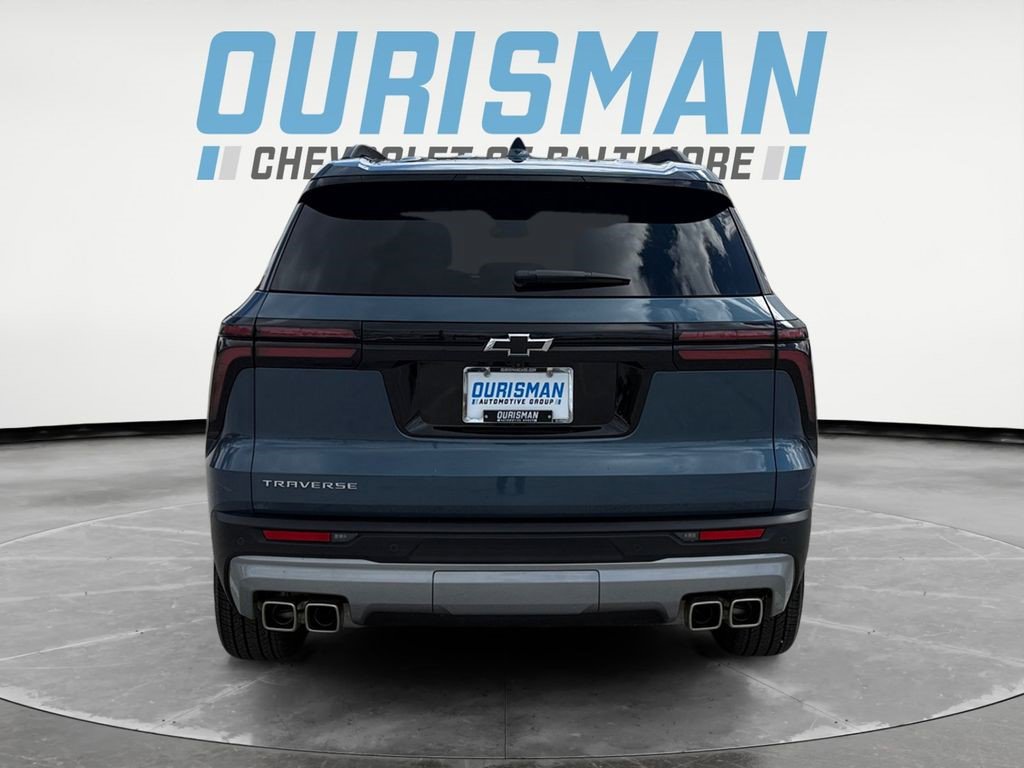 Certified 2025 Chevrolet Traverse LT w/ Driver Confidence Package FWD image 5
