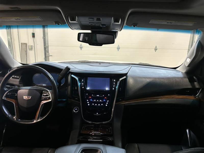 Used 2016 Cadillac Escalade ESV Luxury AWD/4WD image 10