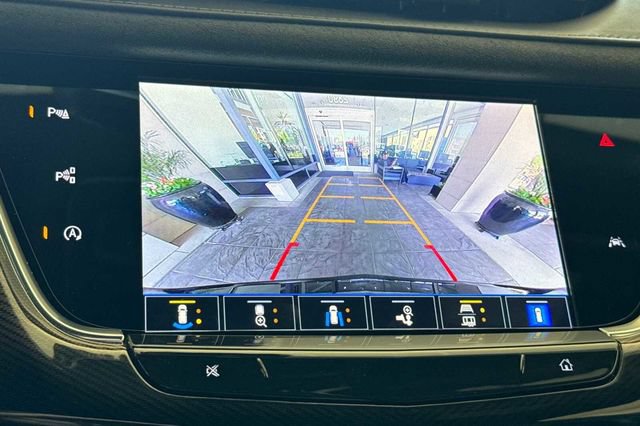 Certified 2025 Cadillac XT6 Sport w/ Platinum Package AWD/4WD image 21