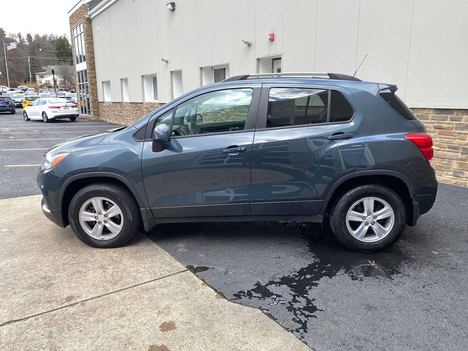 Used 2021 Chevrolet Trax LT w/ Driver Confidence Package AWD/4WD image 14