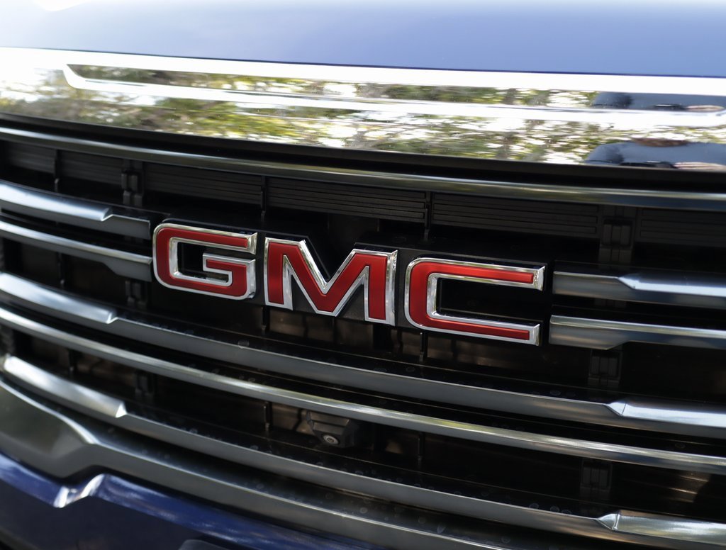 Used 2023 GMC Acadia AT4 image 41