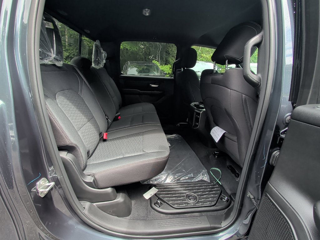 New 2026 RAM 1500 Express AWD/4WD image 15