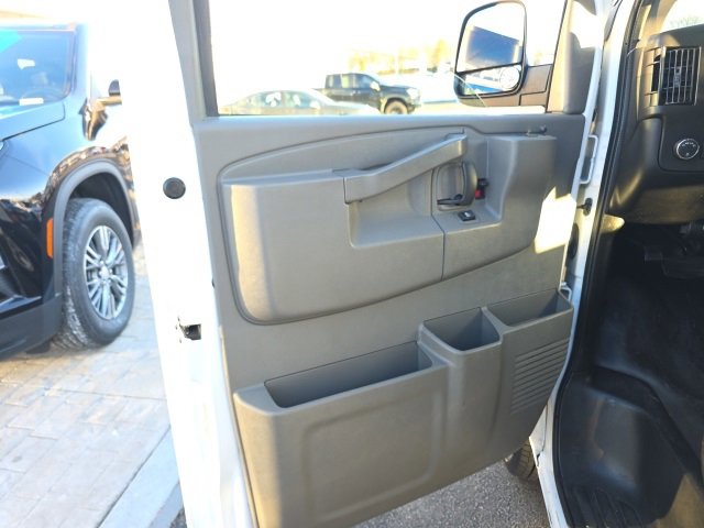 Used 2018 Chevrolet Express 2500 w/ Driver Convenience Package image 12