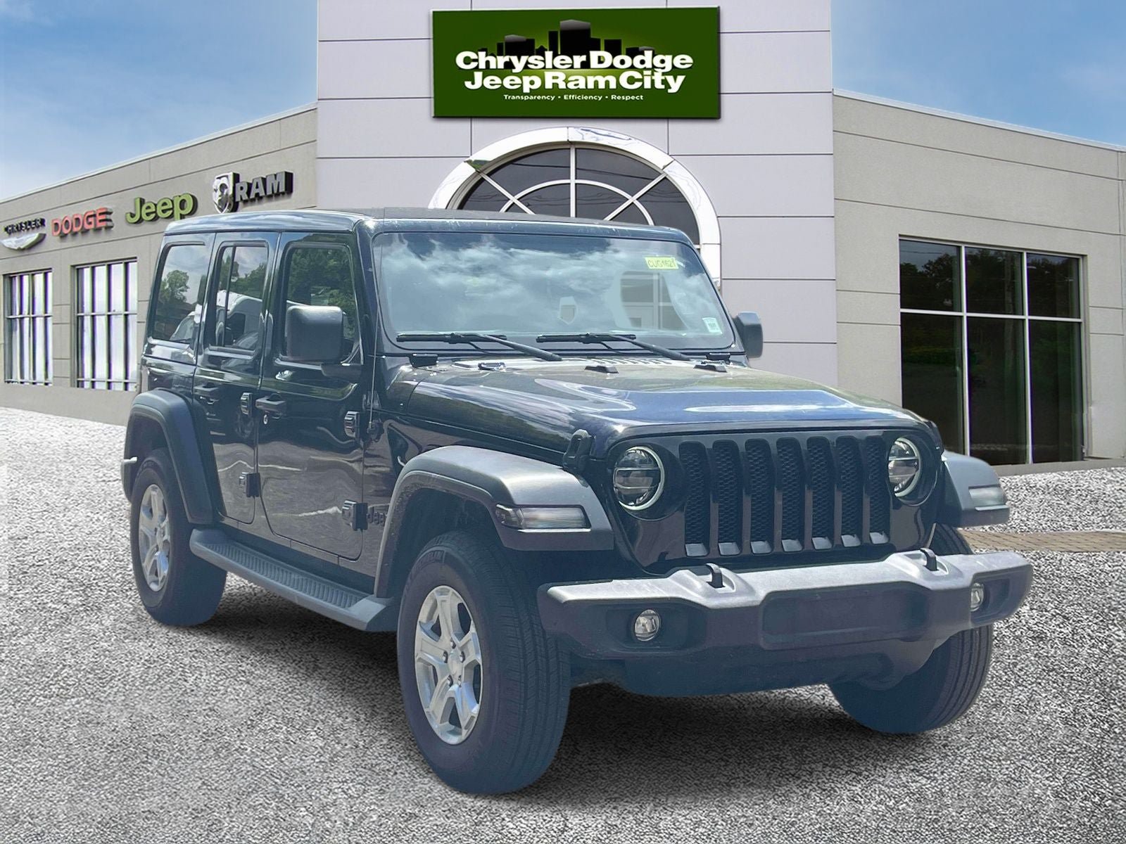Used 2022 Jeep Wrangler Unlimited Sport w/ Sun And Sound Package AWD/4WD image 4