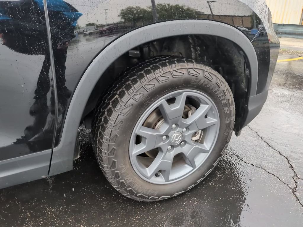 Used 2025 Honda Passport TrailSport image 13