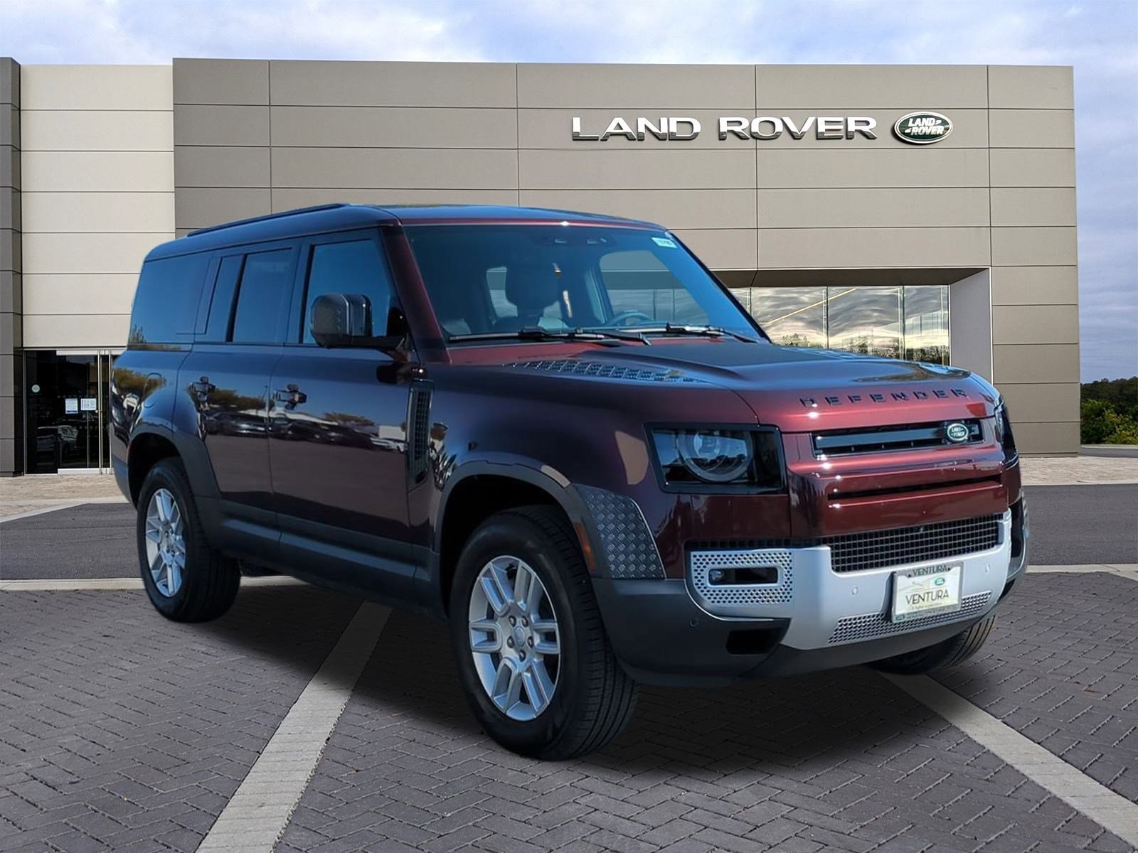 New 2025 Land Rover Defender 130 S image 3